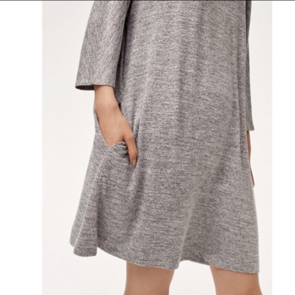 Aritzia Wilfred Free Cober Dress with Pockets - Picture 2 of 3